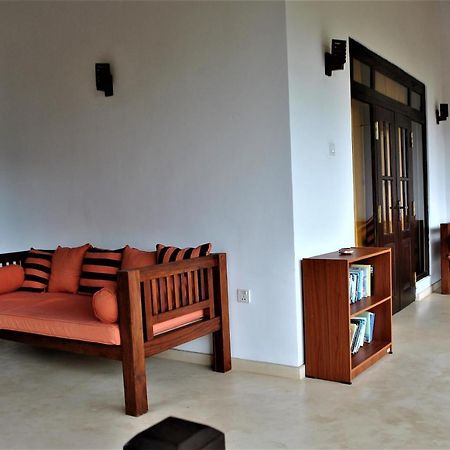 Sleepy Head Guesthouse Unawatuna Buitenkant foto