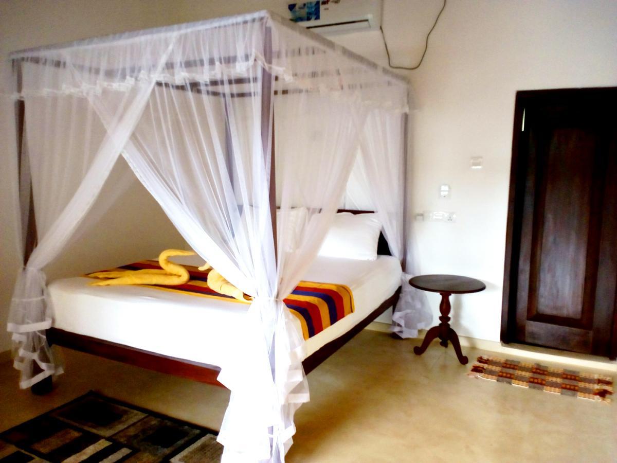 Sleepy Head Guesthouse Unawatuna Buitenkant foto