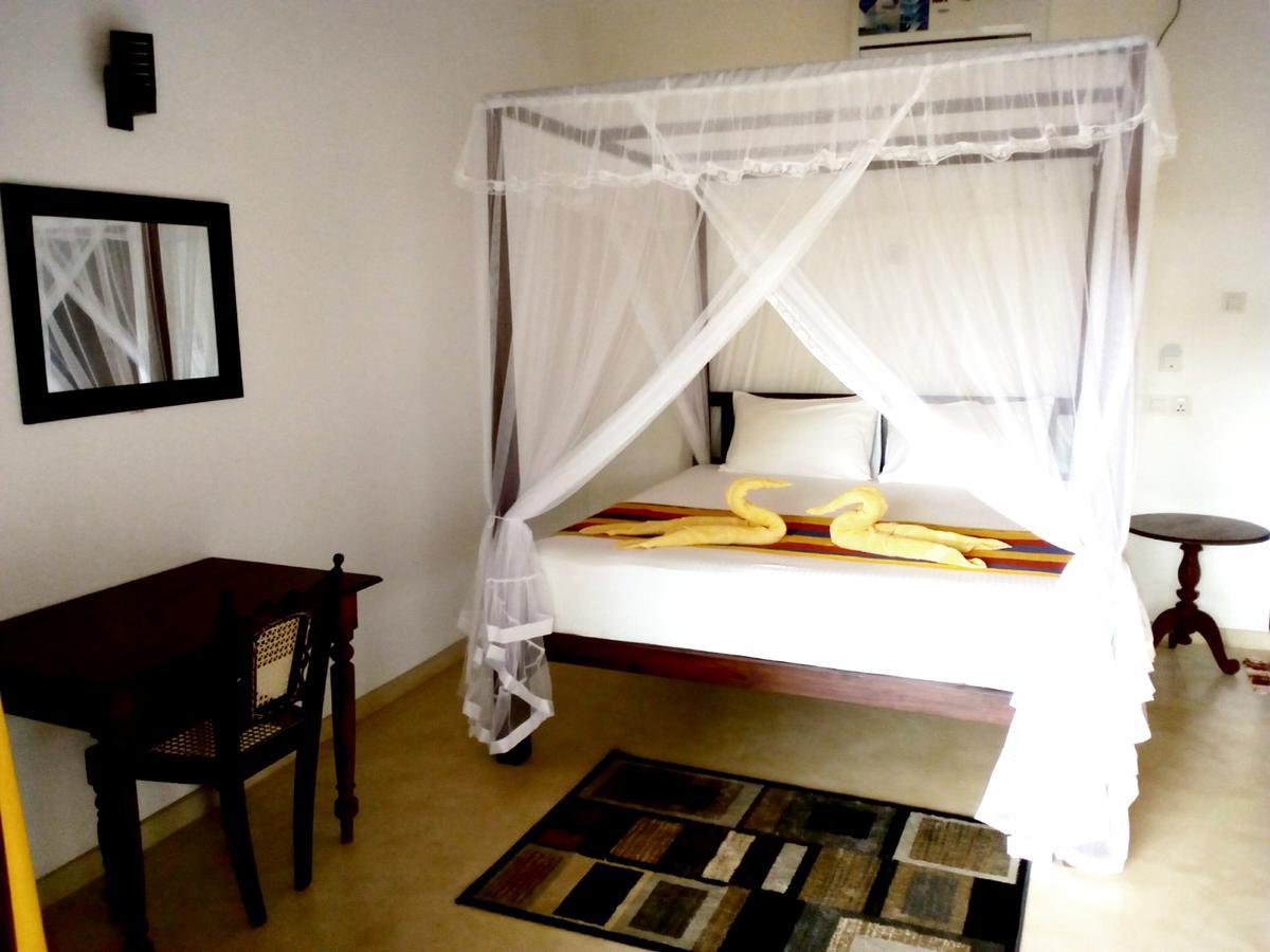 Sleepy Head Guesthouse Unawatuna Buitenkant foto