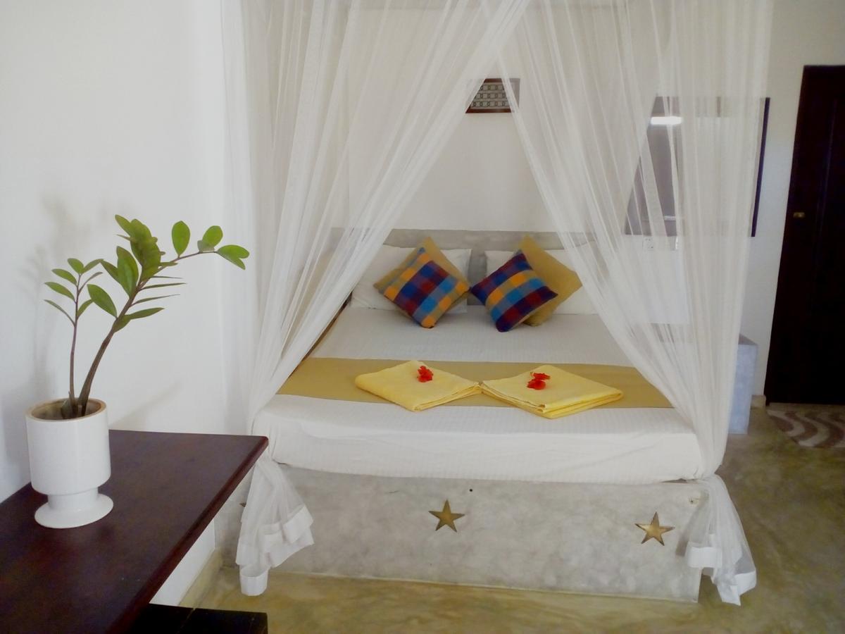 Sleepy Head Guesthouse Unawatuna Buitenkant foto